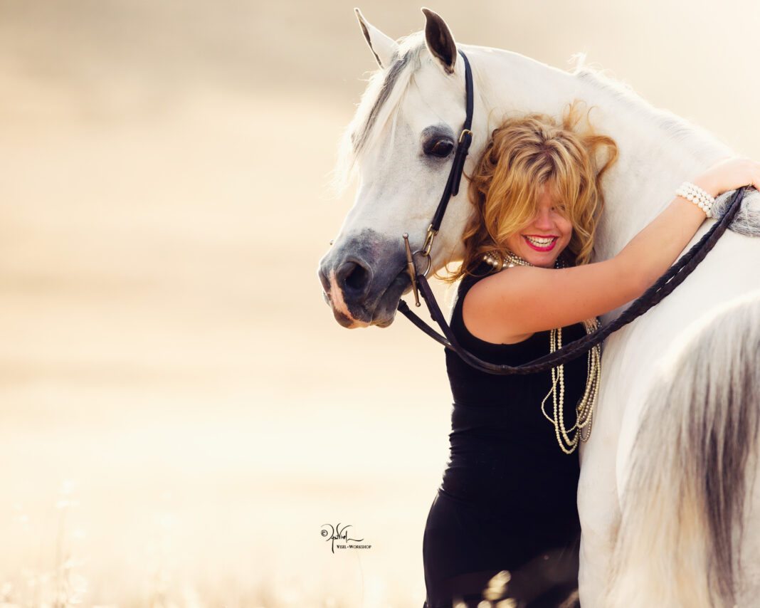 Yvonne van Stiphout hugging Om El Al Azeem