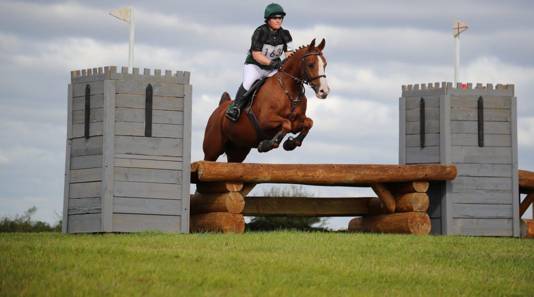 Avonbrook Odin jumping double clear at Ascott-Under-Wychwood (c) Jasmine Punter Photography